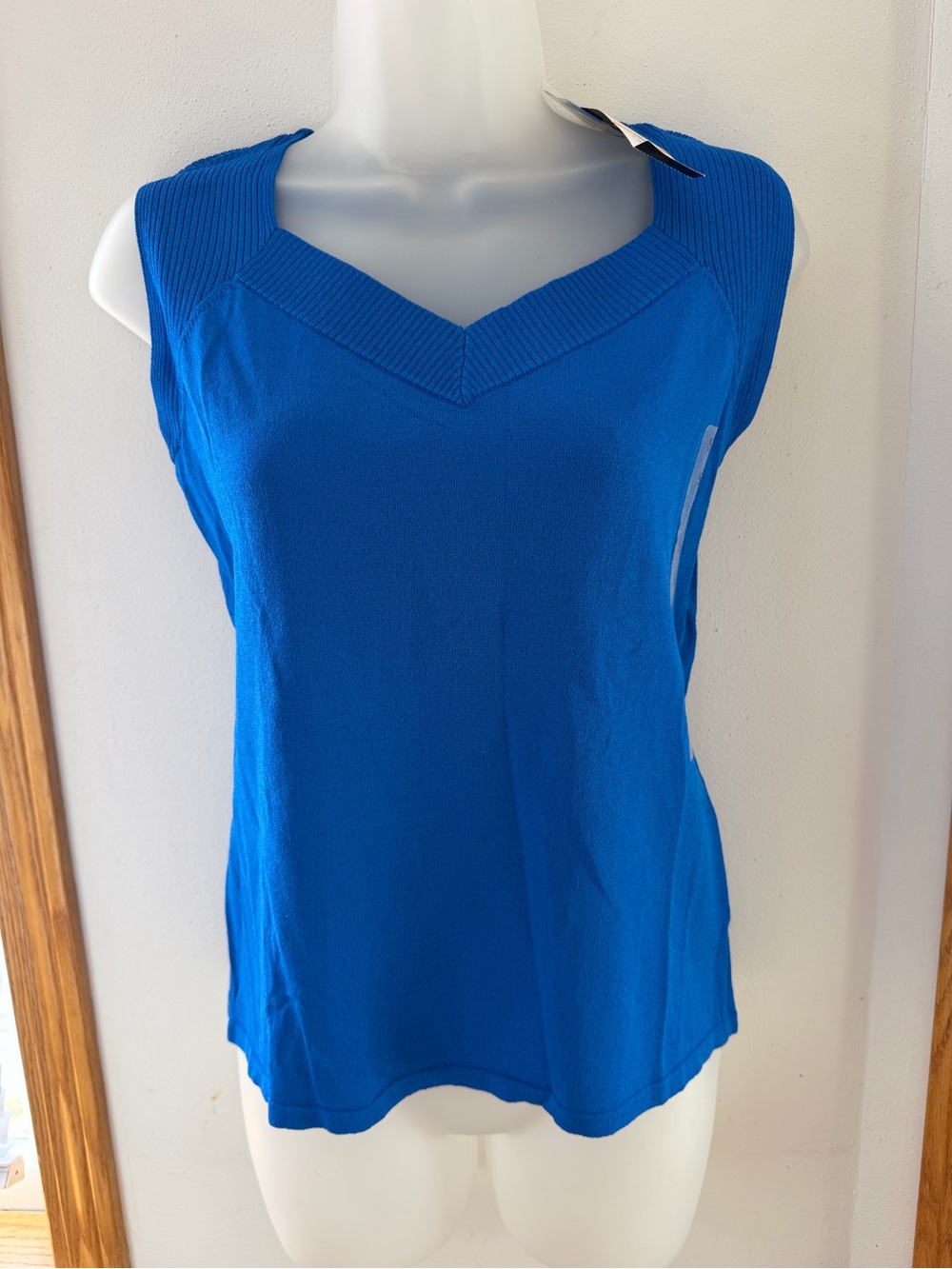 Jones New York Royal Blue V-Neck Sleeveless Knit Tank NWT